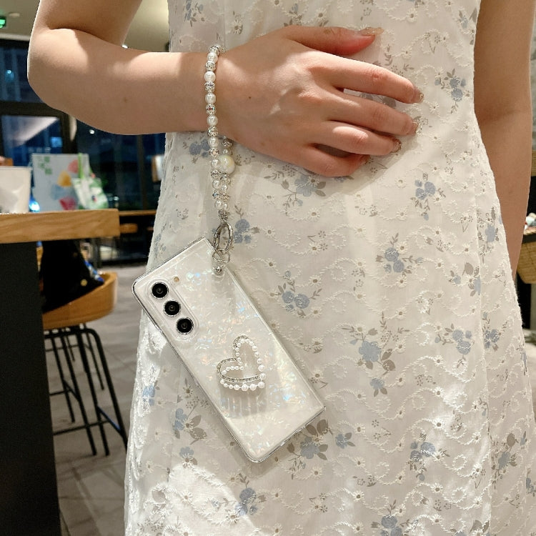 Pearlescent Shell Texture Heart Pattern Phone Case with Bracelet, For Samsung Galaxy Z Fold6, For Samsung Galaxy Z Fold5, For Samsung Galaxy Z Fold4, For Samsung Galaxy Z Fold3