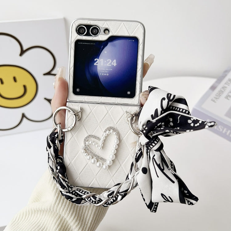 Diamond Square 3D Heart Pattern Full Coverage Phone Case with Scarf / Bracelet, For Samsung Galaxy Z Flip6 / Flip7 FE, For Samsung Galaxy Z Fold5, For Samsung Galaxy Z Flip5, For Samsung Galaxy Z Fold4