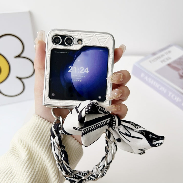 Diamond Square 3D Heart Pattern Full Coverage Phone Case with Scarf / Bracelet, For Samsung Galaxy Z Flip6 / Flip7 FE, For Samsung Galaxy Z Fold5, For Samsung Galaxy Z Flip5, For Samsung Galaxy Z Fold4