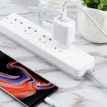 LZ-215A+C 20W QC 3.0 USB + PD 3.0 USB-C / Type-C Fast Charging Travel Charger, EU Plug, EU Plug